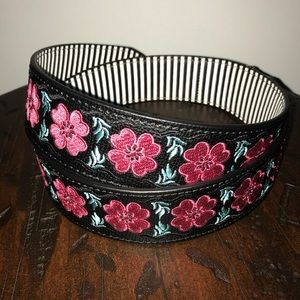 Henri bendel New York guitar strap black